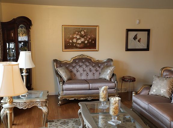 2nd image of 16036 Woodlawn East Ave