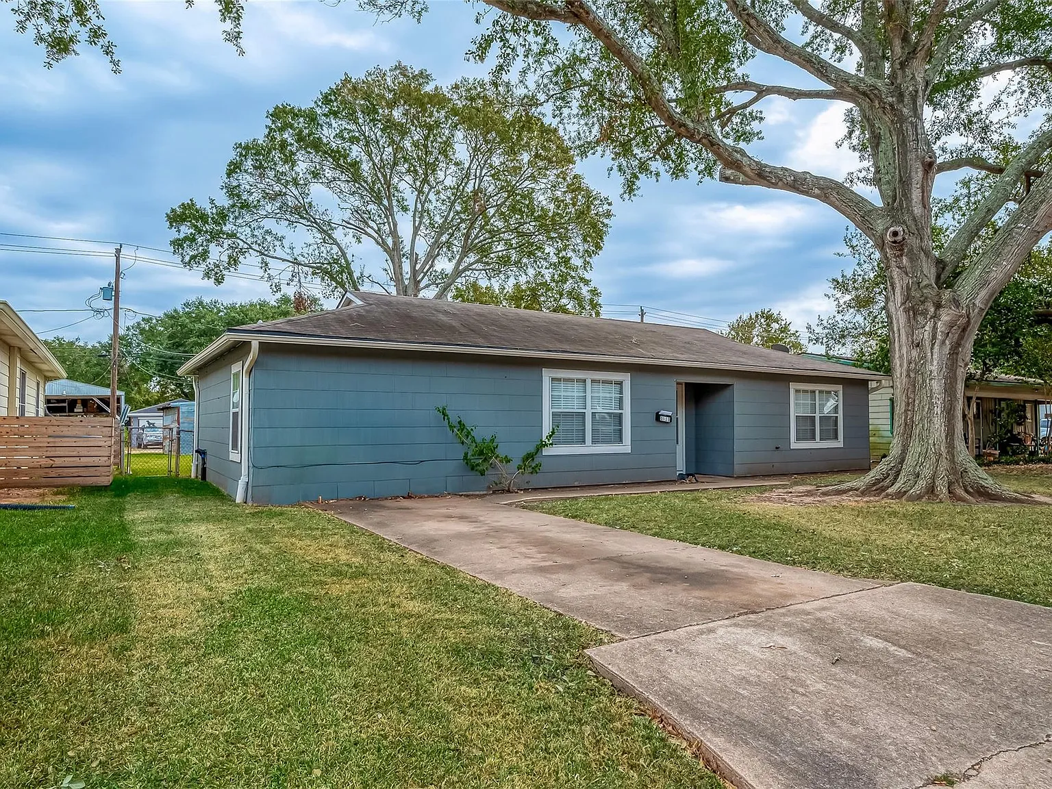 3 bed, 2.0 bath, 1176 sqft, $1,750 — Photo 3