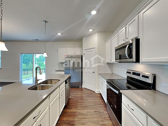 4th image of 7208 Garrett Ct