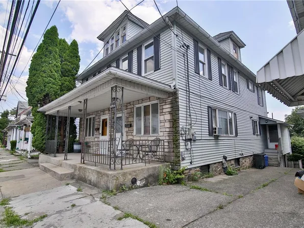 528 W Pennsylvania Ave, Pen Argyl, PA 18072