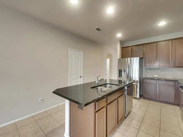 4721 Lazy Oaks St — Photo 5