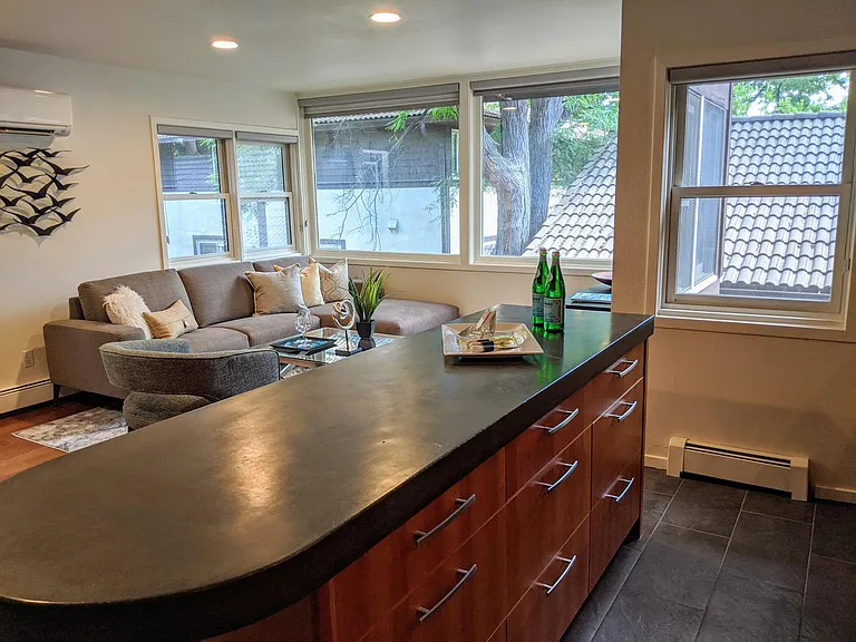731 Pearl St — Photo 4