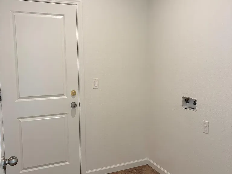 5990 E Kerckhoff Ave — Photo 12