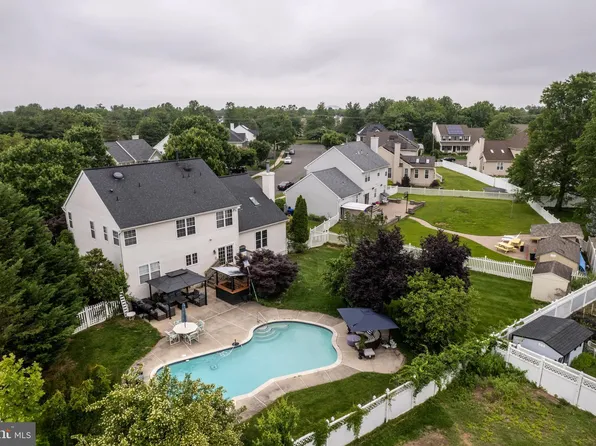 78 Steeplechase Blvd, Burlington, NJ 08016