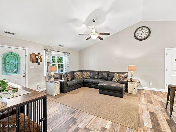 4th image of 113 Palo Alto Park Drive