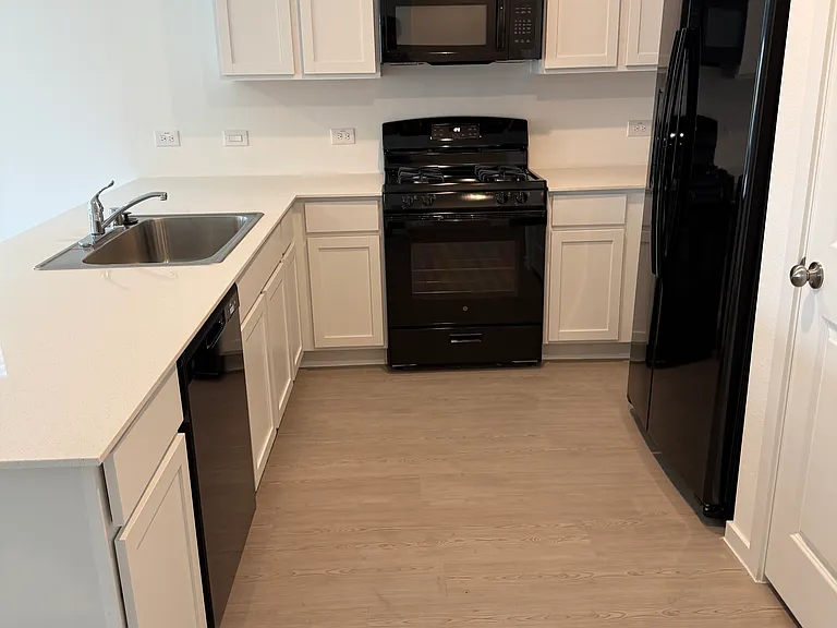 835 Pawpaw Dr — Photo 6