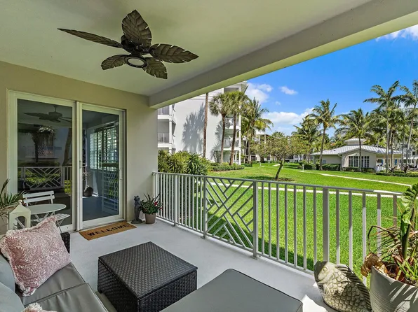 411 Bay Colony Drive N & Slip #32, Juno Beach, FL 33408