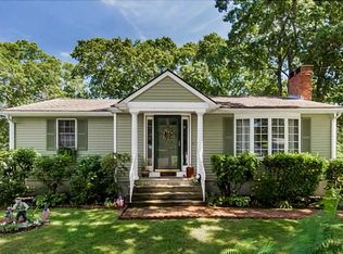 120 Haswill St, Warwick, RI 02889