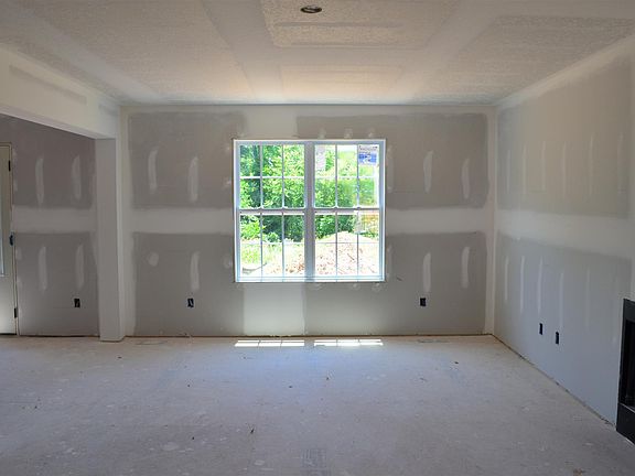 2nd image of 64 Magnolia Pl Lot 64