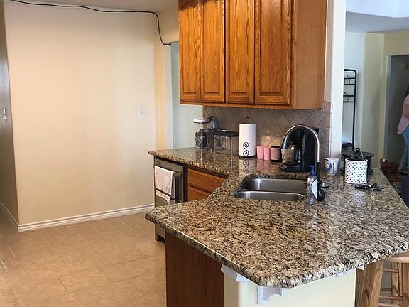 4th image of 604 S 13th St