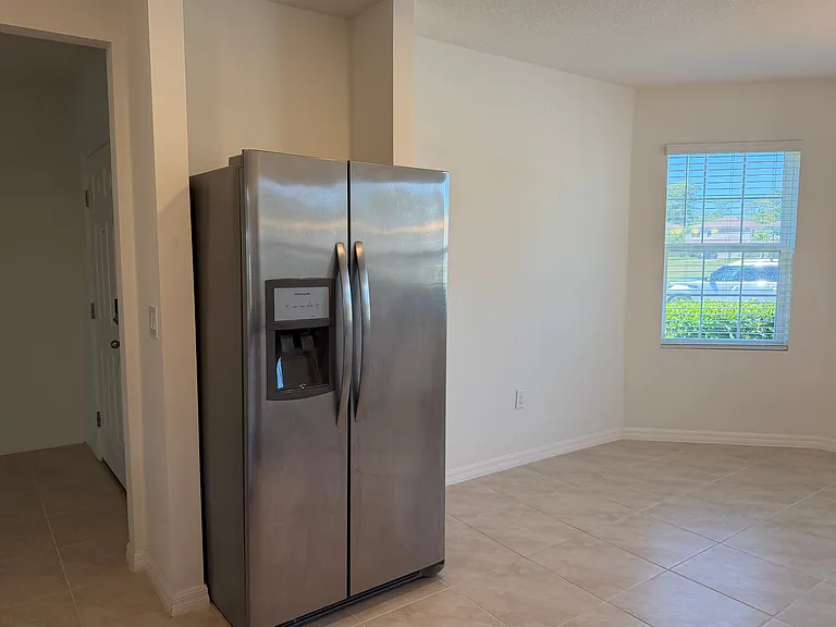 327 Lazio Cir — Photo 9