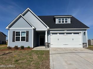 417 Winnsboro Rd, Raeford, NC 28376