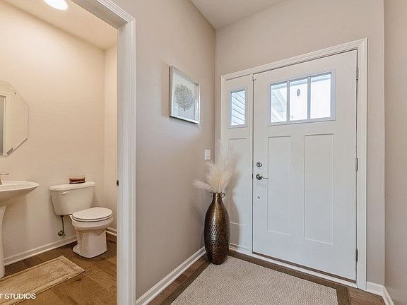 2nd image of 2621 Martini St