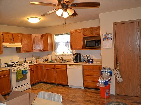 4th image of 9 Hickory Ln N