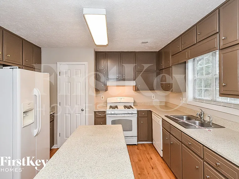 276 Due West Dr — Photo 5
