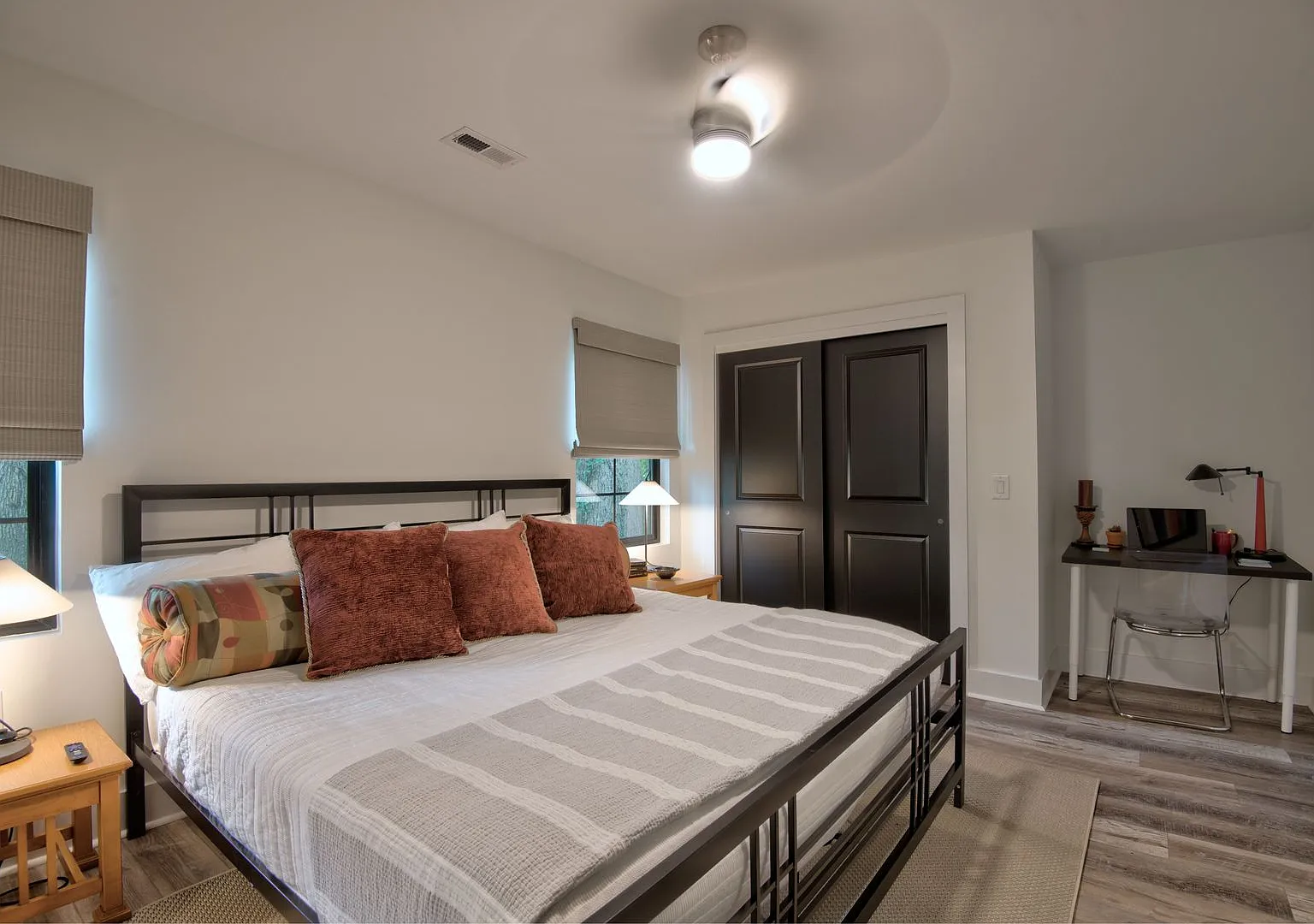 Sleek & Stylish Charlotte Getaway Fully Furnished Guest House with High-End Finishes! — Photo 4