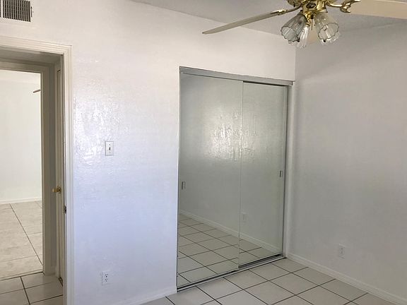 3rd image of 800 Monclova Ln