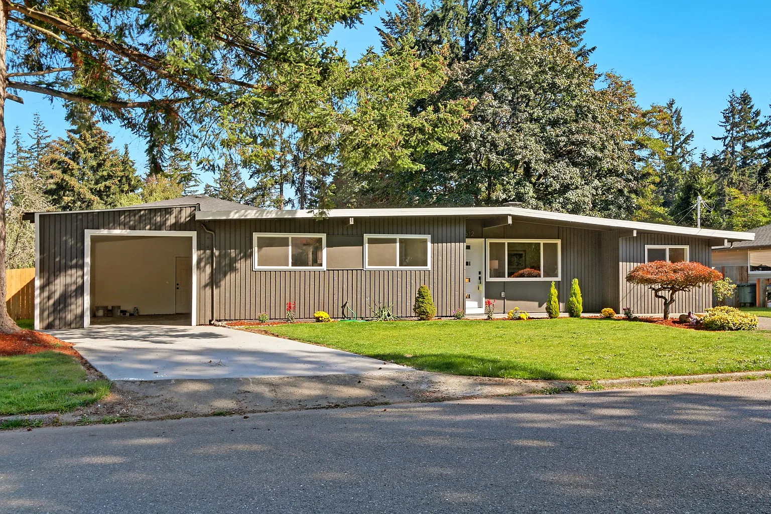 1612 164th Pl NE photo 1