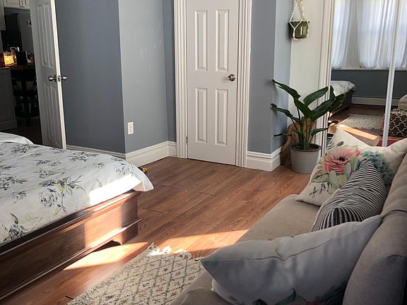 4th image of 133 S 11th St #1