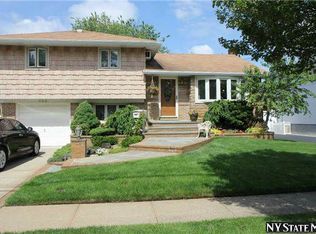 408 E Lake Ave, Massapequa Park, NY 11762