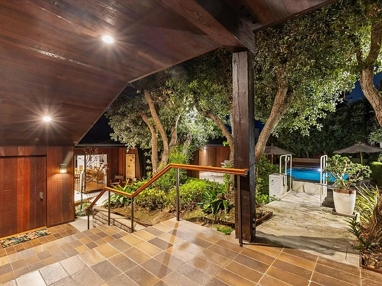 8496 Westway Dr — Photo 1