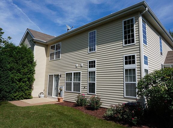 3rd image of 2372 Foxmoor Ln