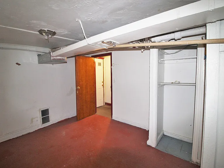 117 W. 29th St — Photo 6
