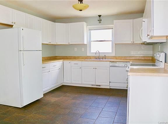 3rd image of 4821 Keats Ave