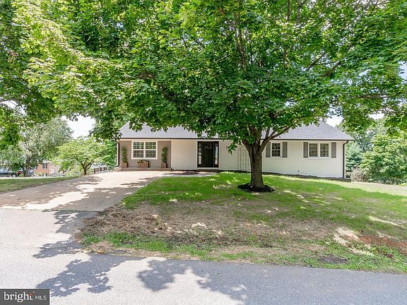 2nd image of 5 Hilldale Dr