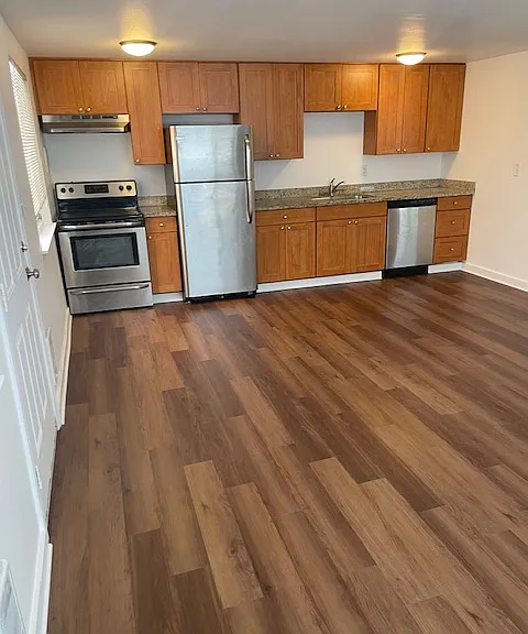 Brandon Court — Photo 16