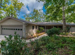 1121 Meadowridge Dr, Mount Airy, GA 30563