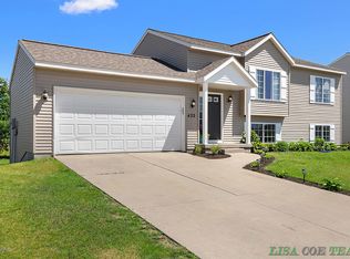 422 White Pine Ct, Belding, MI 48809