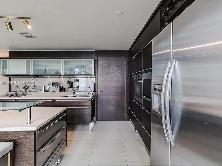 6000 Collins Ave #523 — Photo 14