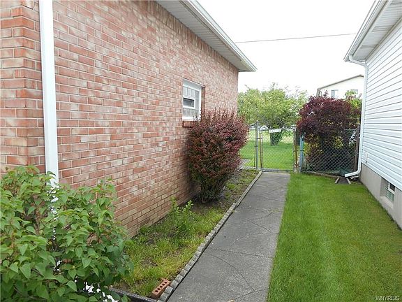 2nd image of 118 N Transit Hill Dr