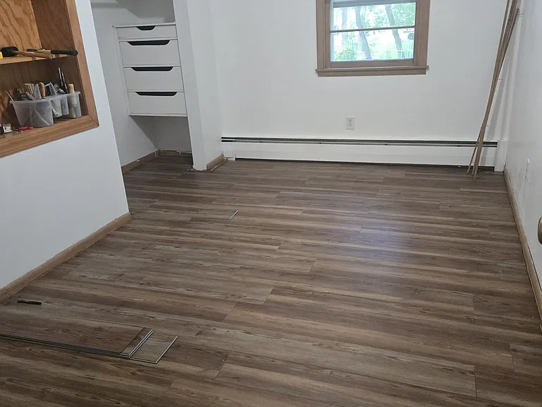 904 W River Rd — Photo 8