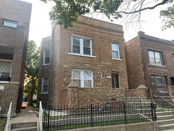 2nd image of 5718 S Maplewood Ave