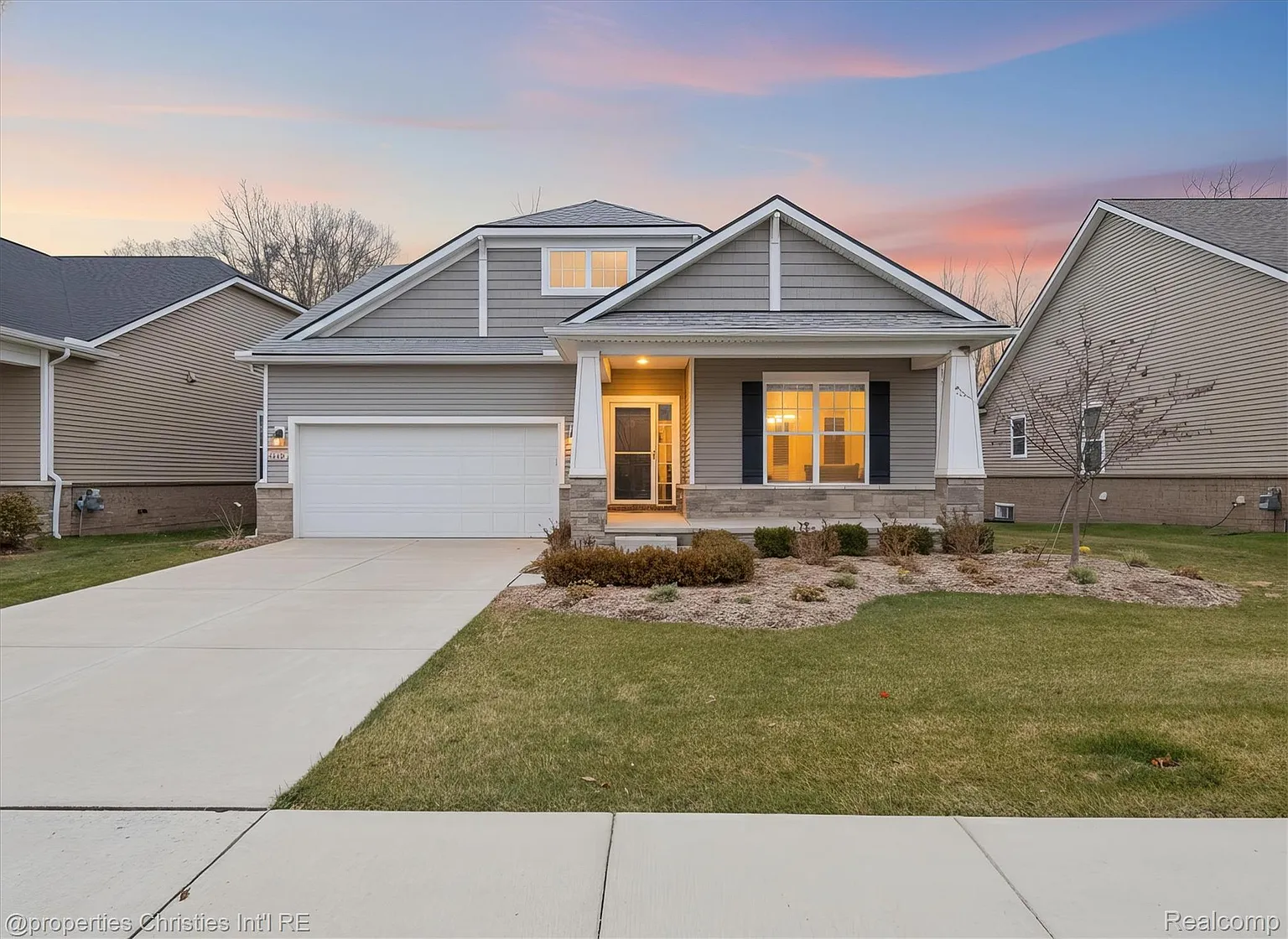 48024 Barrington Dr photo 1