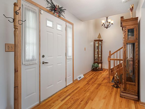 3rd image of 24015 W Highview Ct