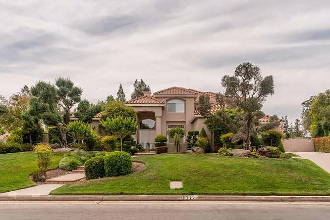 10335 N Archie Ave photo 1