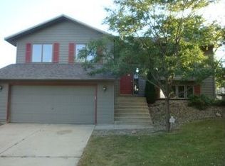 5905 Fairway Dr NW, Rochester, MN 55901