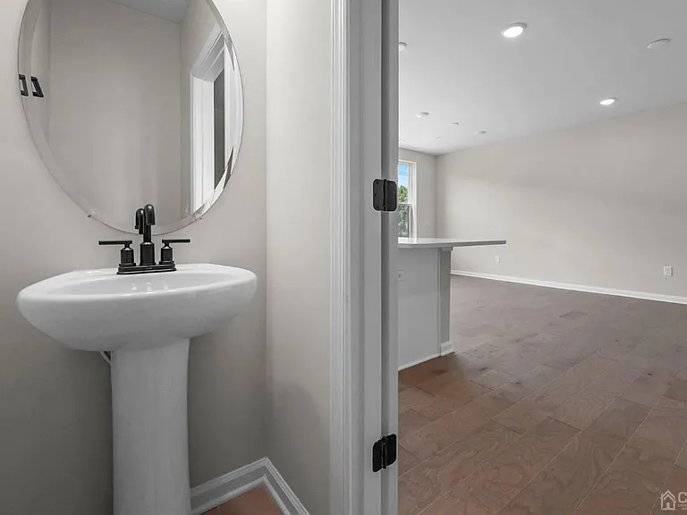 206 Lyla Ln — Photo 8