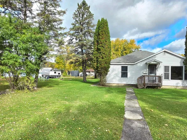 1120 9th St, International Falls, MN 56649