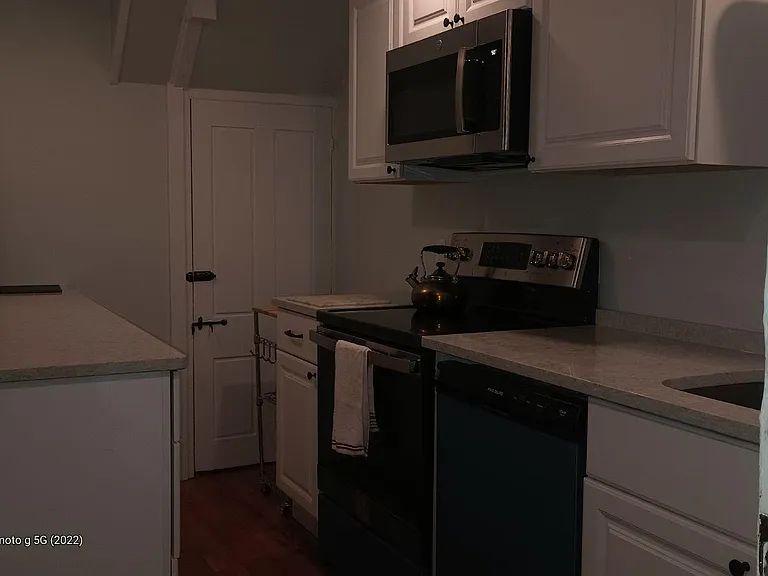 40 Whidden St — Photo 9