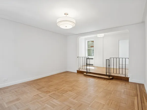 30 Bogardus Place image 6 of 11