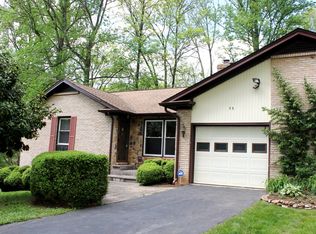 33 Phyllis Ct, Charles Town, WV