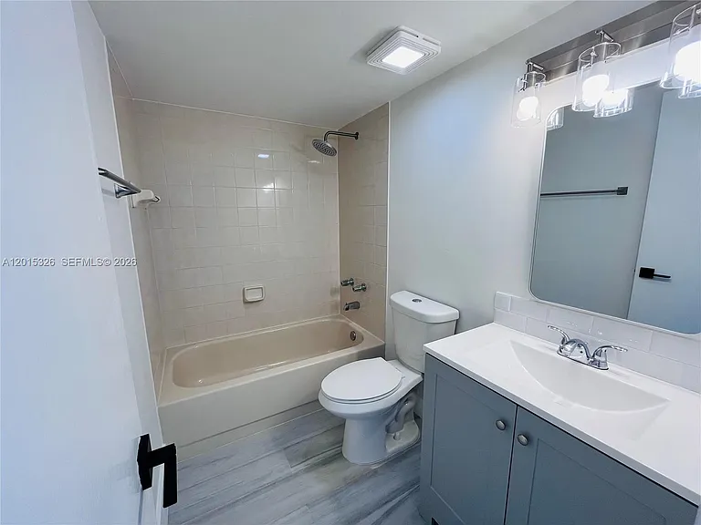 2055 SW 122nd Ave #507 — Photo 6