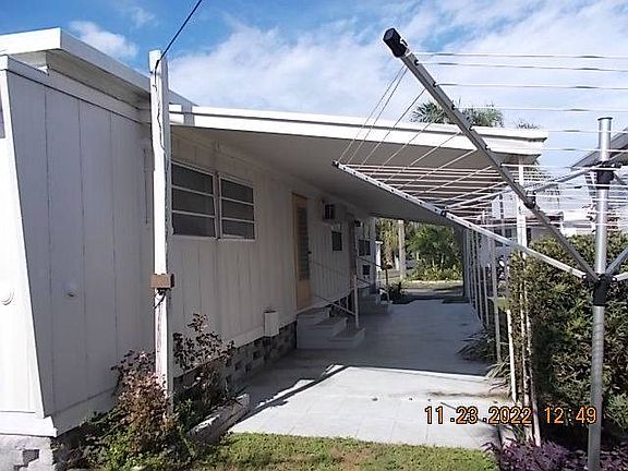 4th image of 2701 34th St N #405