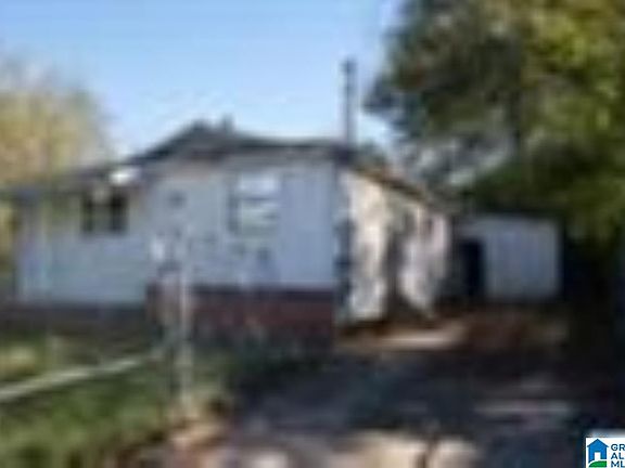 2nd image of 909 Avenue M