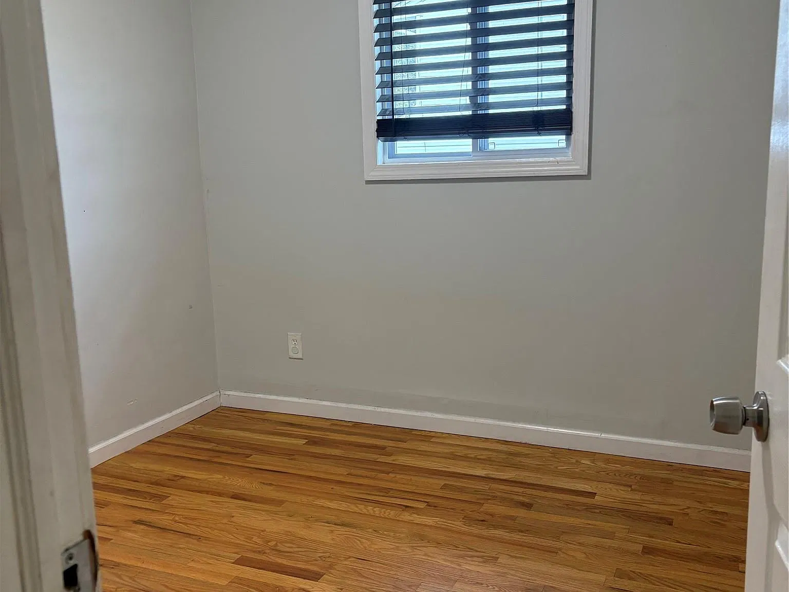 3 bed, 1.5 bath, 1700 sqft, $3,500 — Photo 2