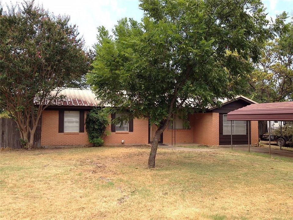 2nd image of 220 Crescent Dr